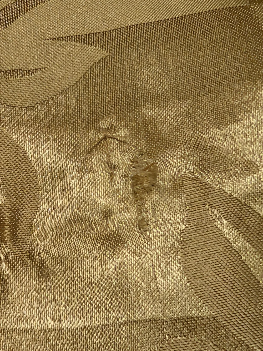 Gold Floral Jacquard Table Runner - Elegant Dining Accent